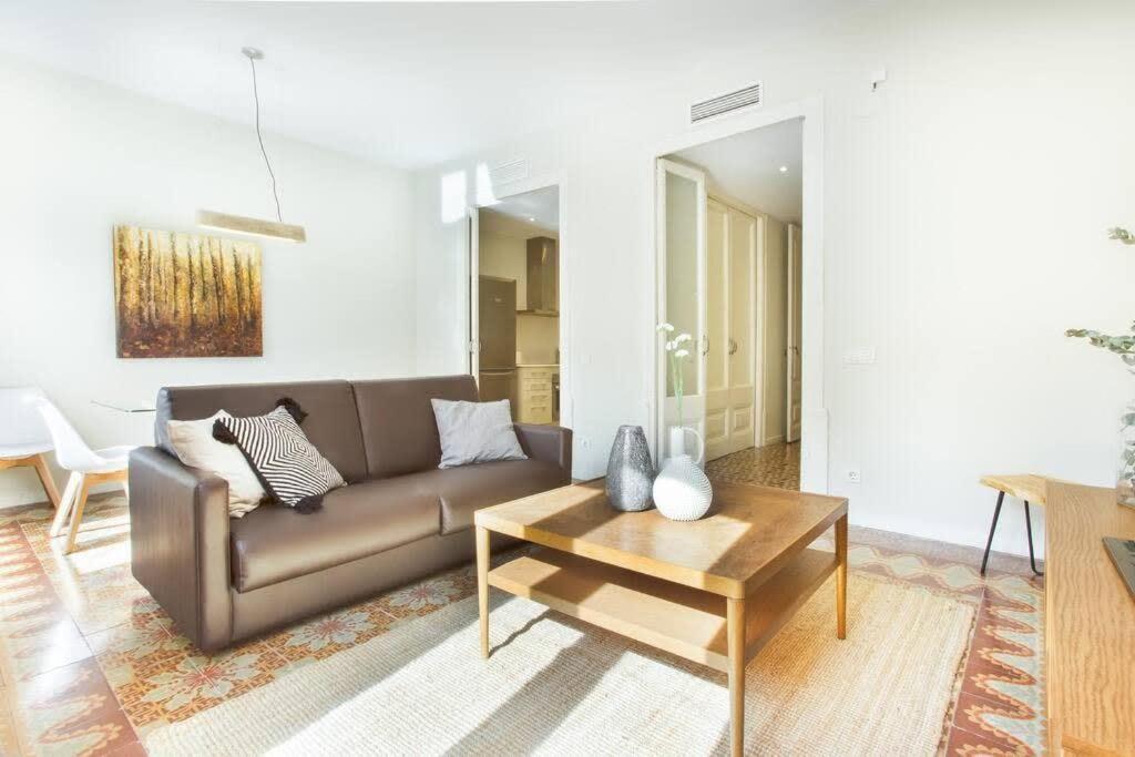 4Bedroom Apart With Balcony In Las Ramblas 3-2 바르셀로나 외부 사진