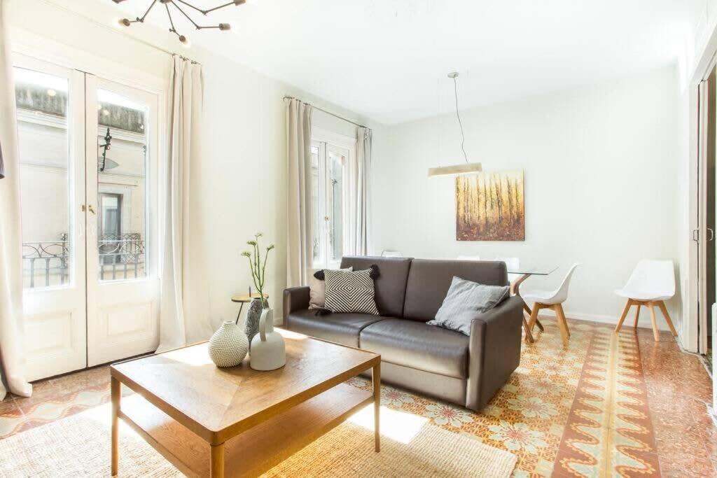 4Bedroom Apart With Balcony In Las Ramblas 3-2 바르셀로나 외부 사진