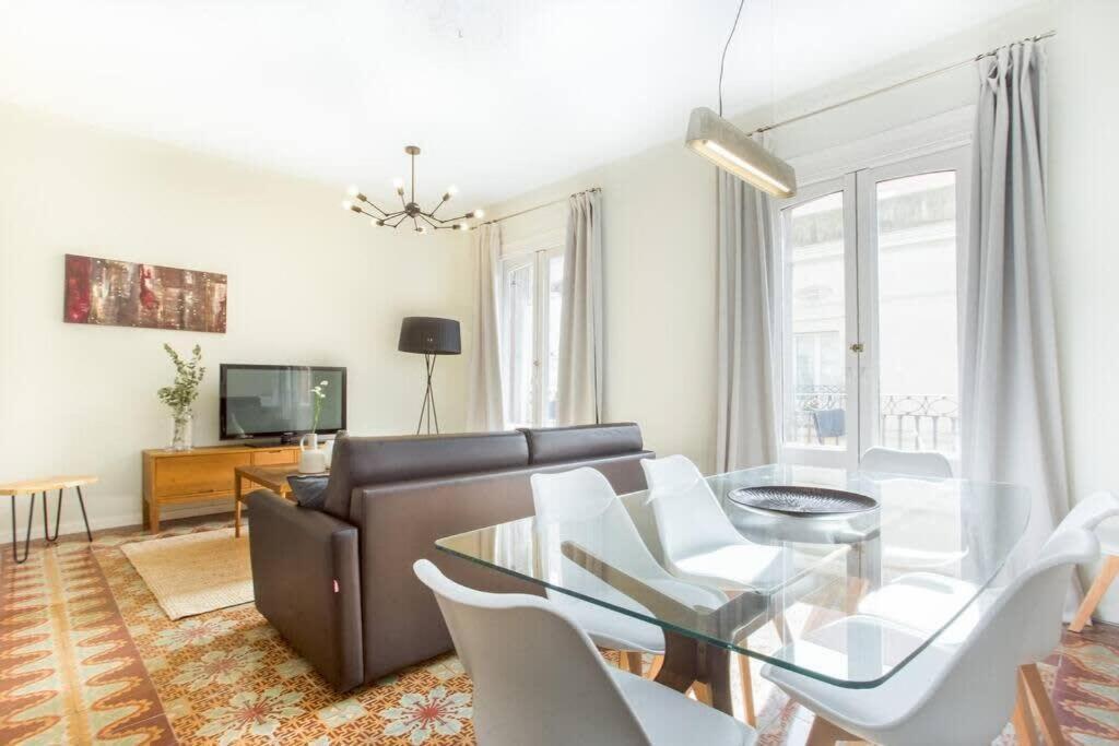 4Bedroom Apart With Balcony In Las Ramblas 3-2 바르셀로나 외부 사진