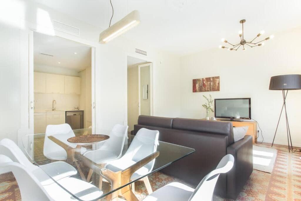 4Bedroom Apart With Balcony In Las Ramblas 3-2 바르셀로나 외부 사진