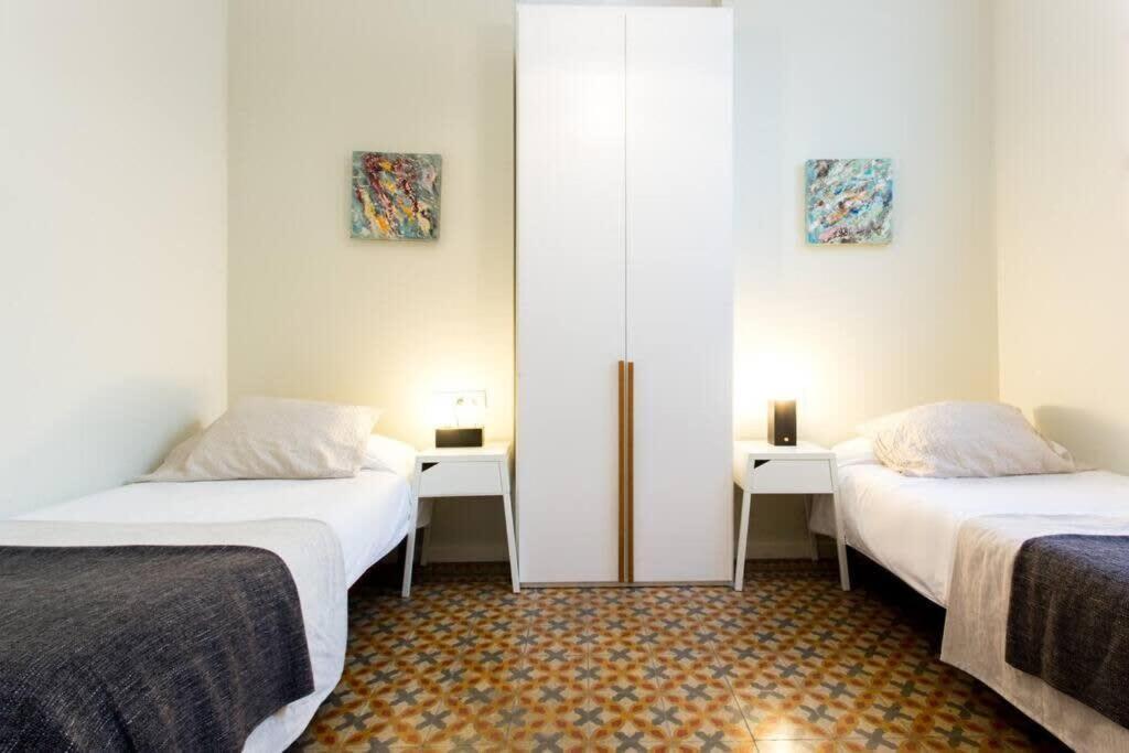 4Bedroom Apart With Balcony In Las Ramblas 3-2 바르셀로나 외부 사진