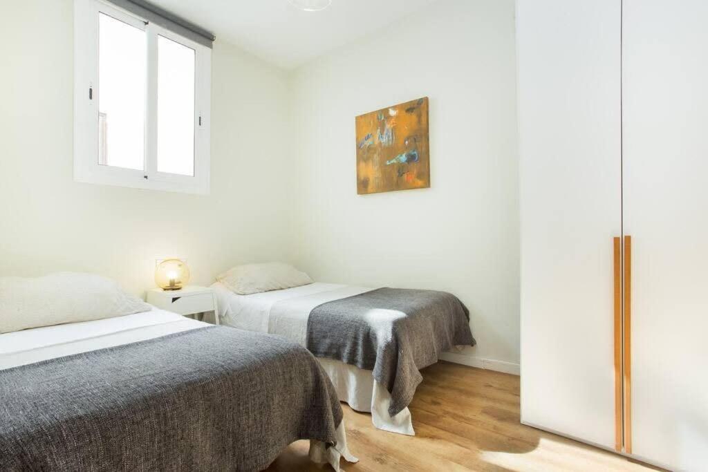 4Bedroom Apart With Balcony In Las Ramblas 3-2 바르셀로나 외부 사진